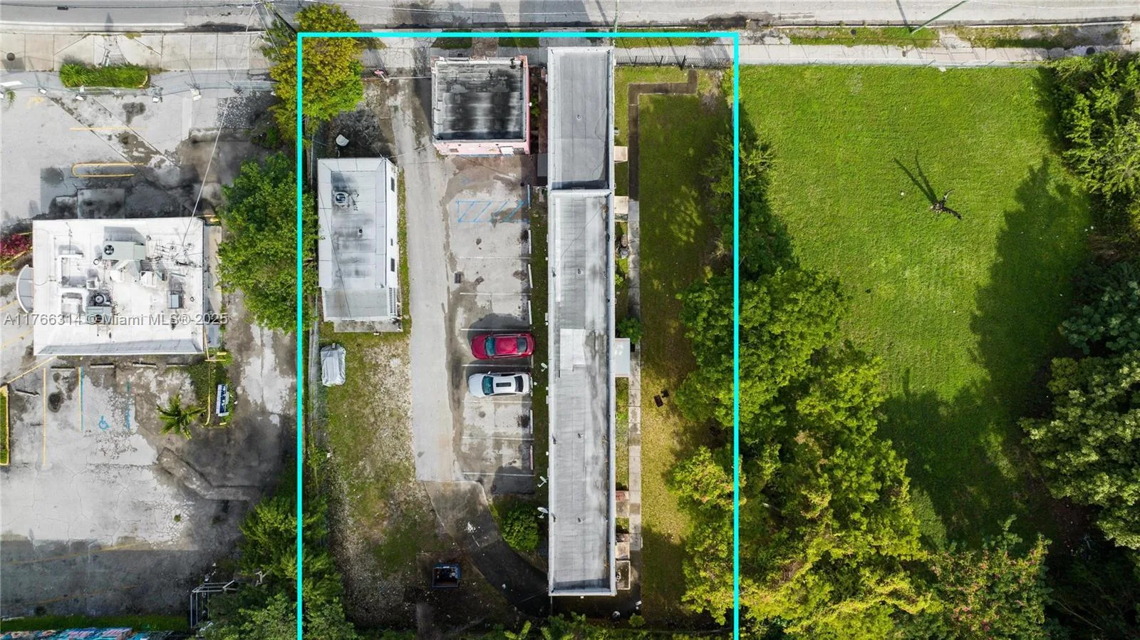 660,662,664 NW 29th St, Miami, FL 33127 photo 6