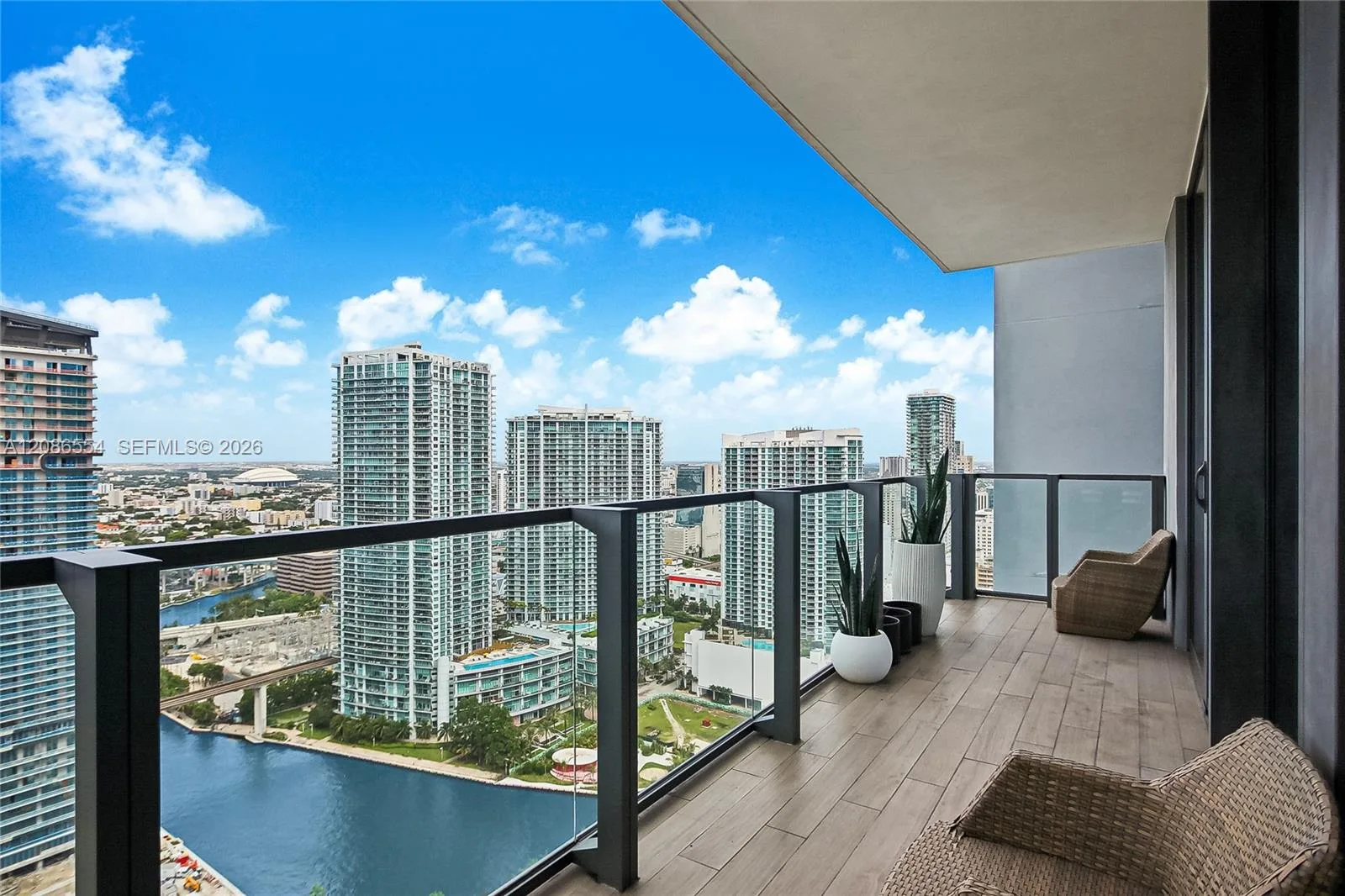 68 SE 6th St # 3306, Miami, FL 33131