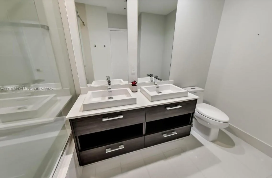 45 SW 9th St # 4104, Miami, FL 33130 photo 13