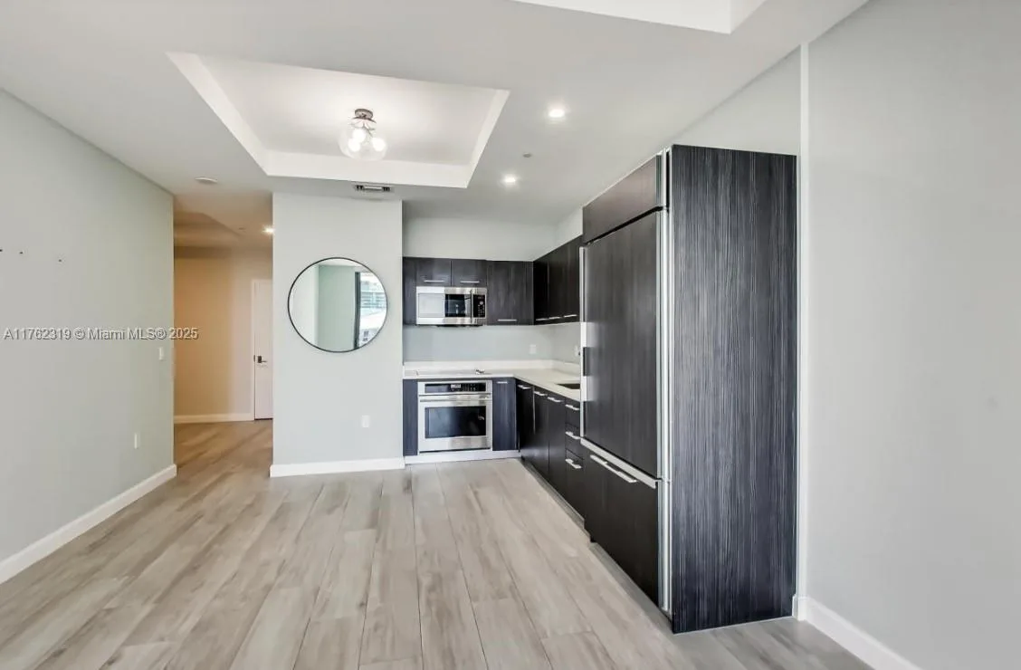 45 SW 9th St # 4104, Miami, FL 33130 photo 5