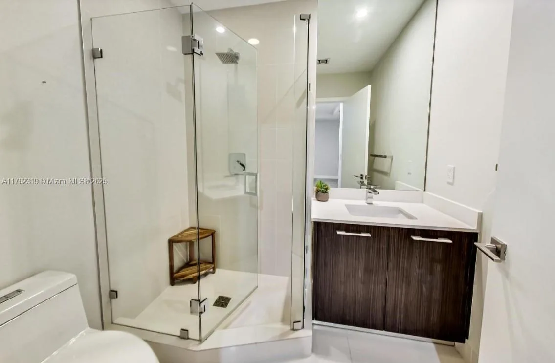 45 SW 9th St # 4104, Miami, FL 33130 photo 8