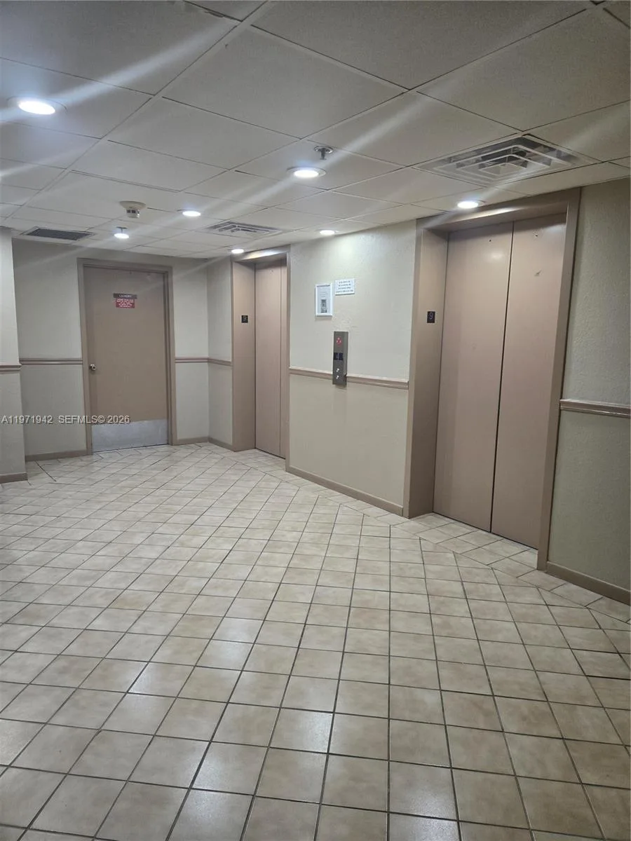 4001 Hillcrest Dr # 909, Hollywood, FL 33021 photo 10