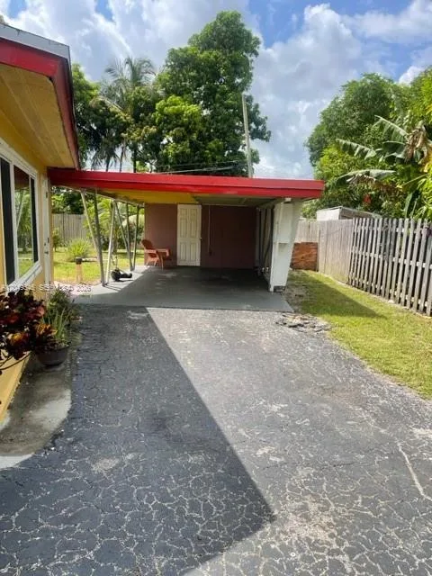 1400 NW 15th Ct, Fort Lauderdale, FL 33311 photo 4