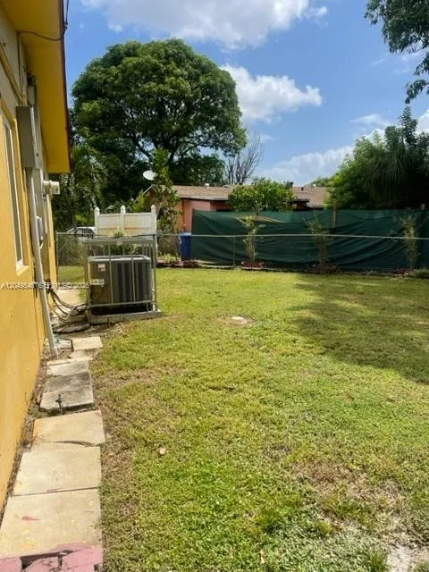 1400 NW 15th Ct, Fort Lauderdale, FL 33311 photo 8