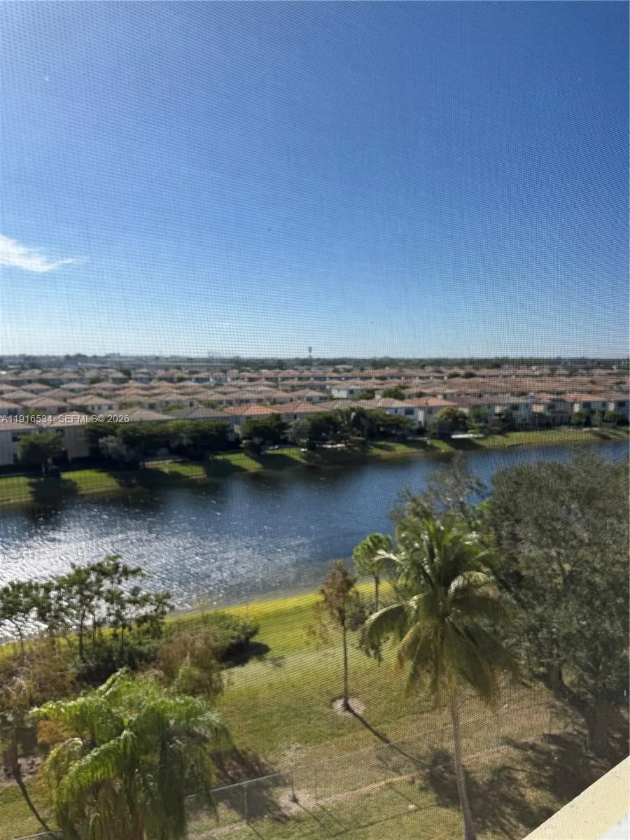 800 NE 195th St # 714, Miami, FL 33179 photo 3