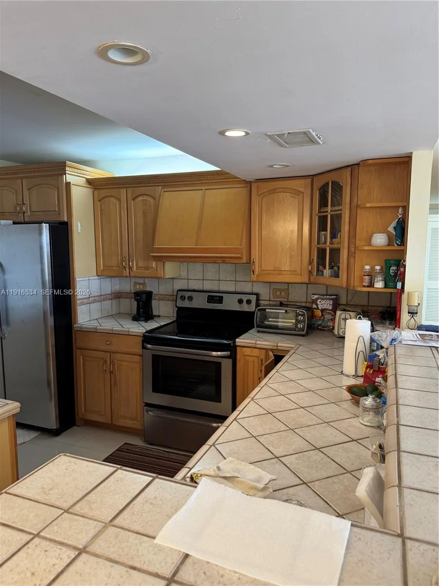 800 NE 195th St # 714, Miami, FL 33179 photo 6