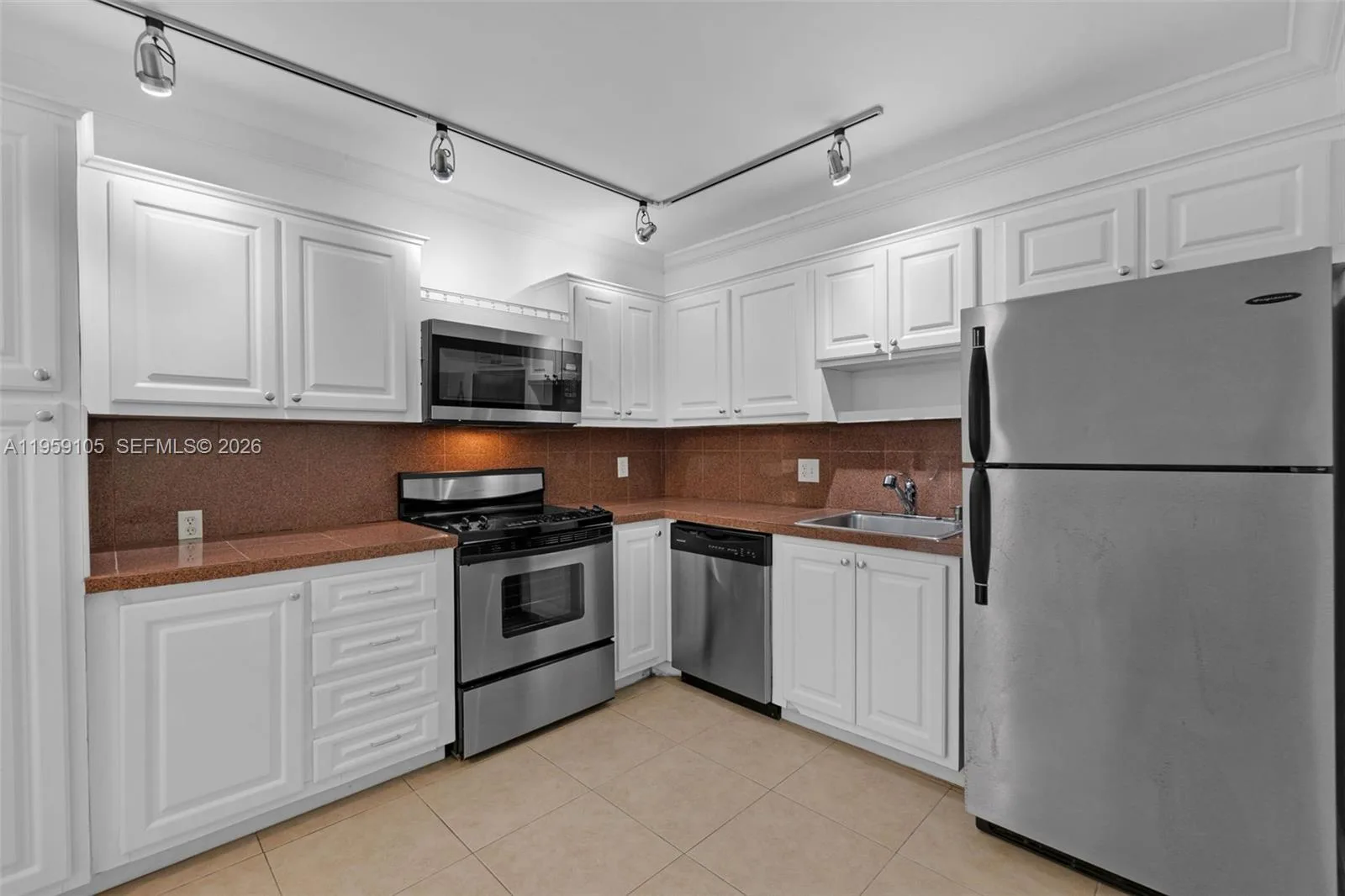 2851 NE 183rd St # 803E, Aventura, FL 33160 photo 13