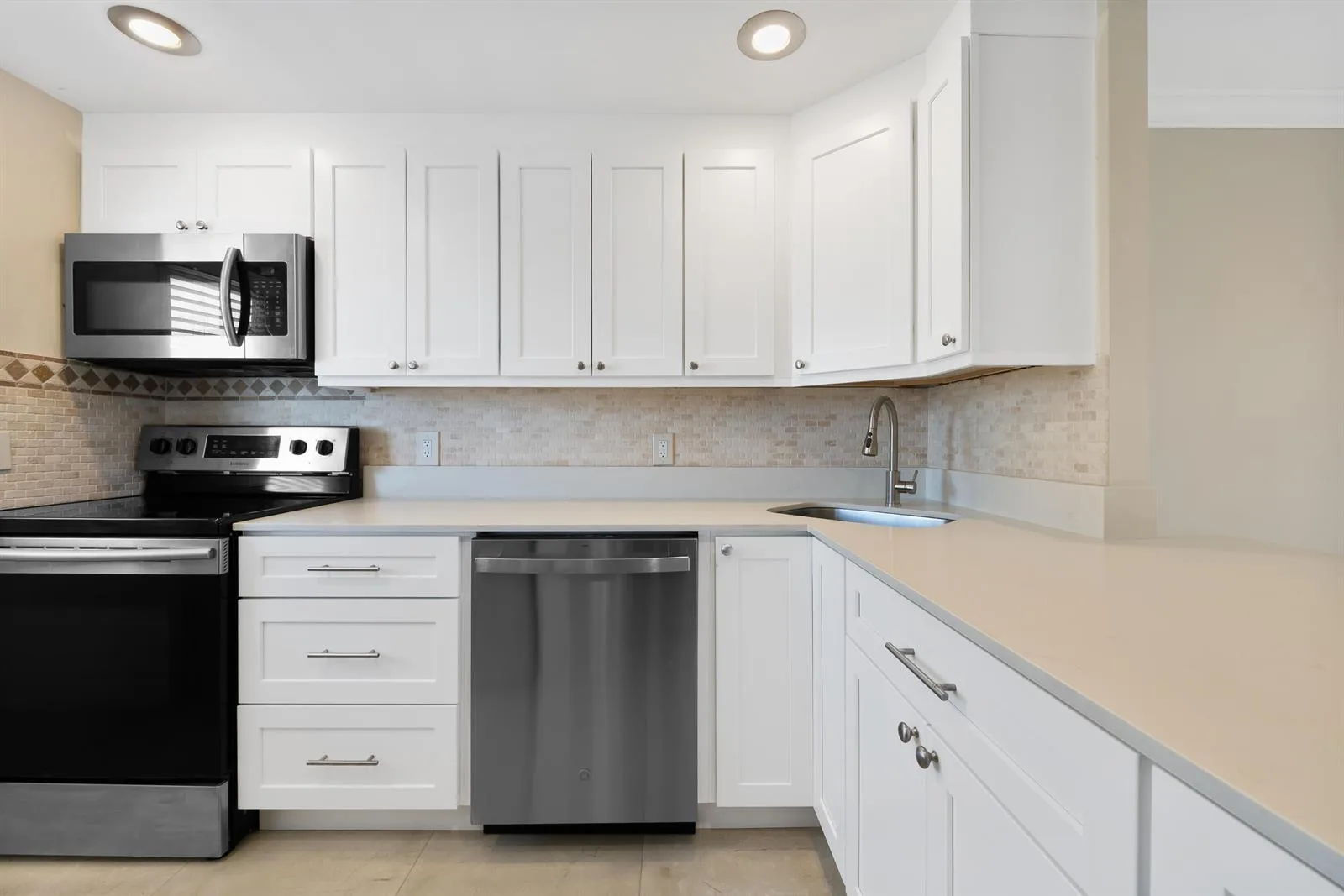 400 N FEDERAL Highway # 408, Deerfield Beach, FL 33441 photo 2