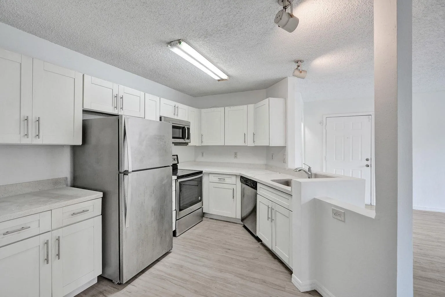 4015 W McNab Road # D204, Pompano Beach, FL 33069