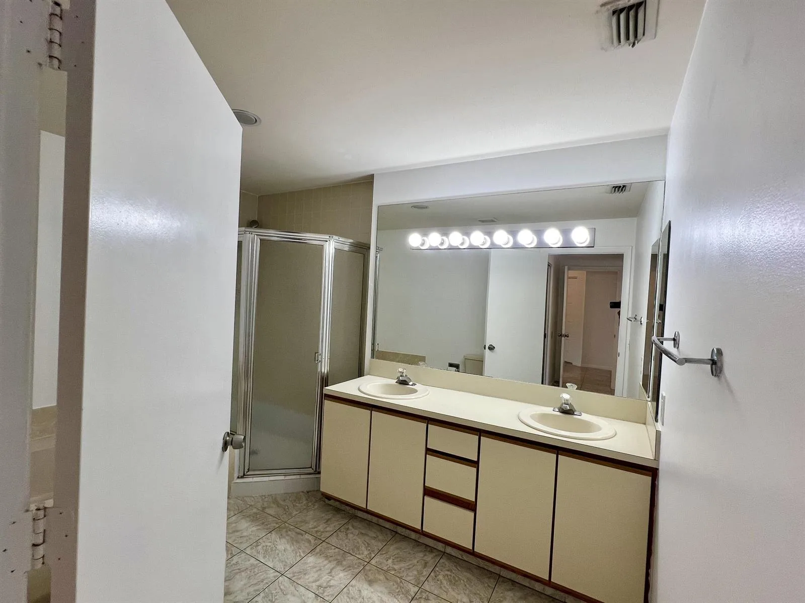 108 Half Moon Circle # B3, Hypoluxo, FL 33462 photo 12