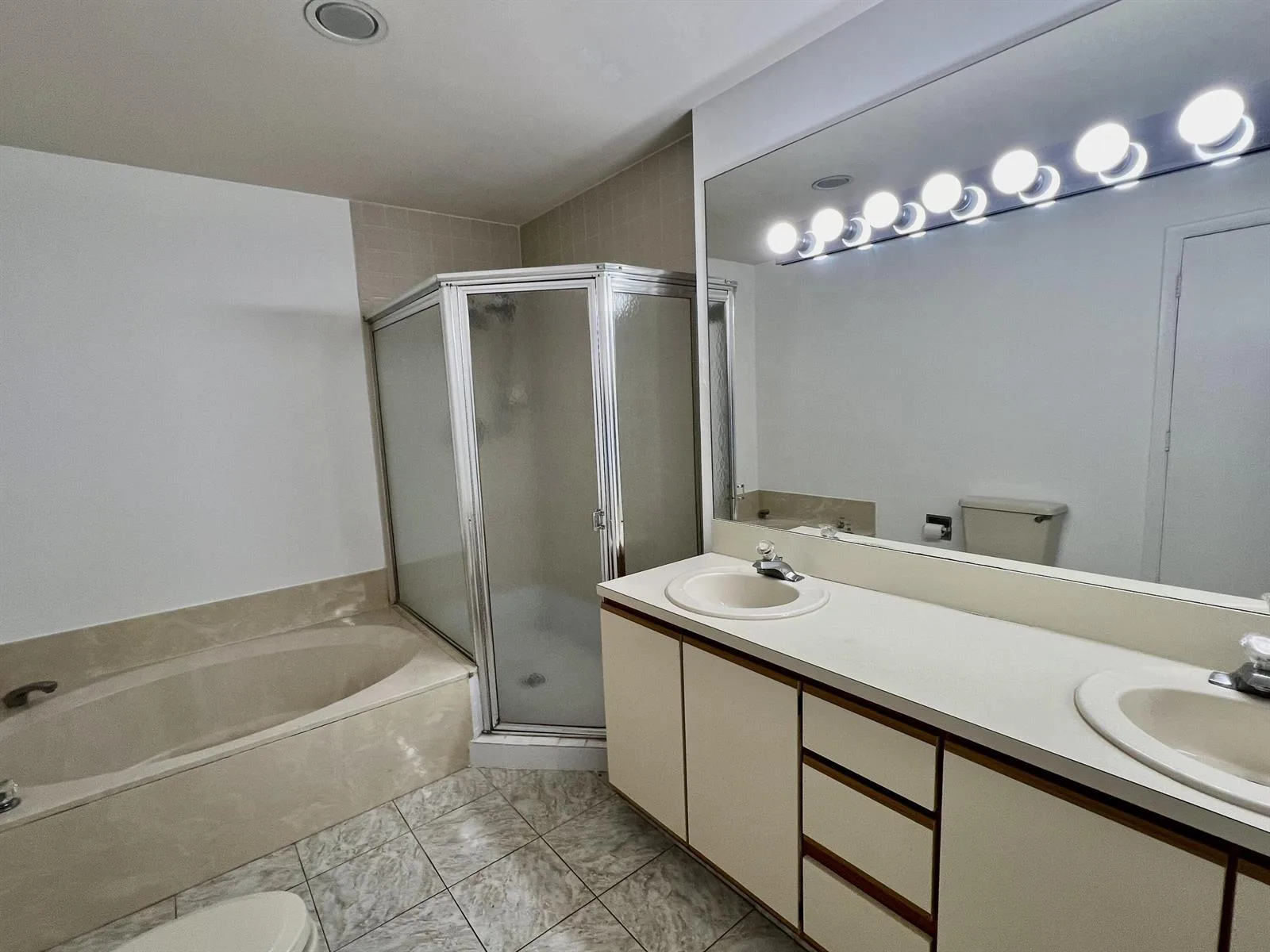 108 Half Moon Circle # B3, Hypoluxo, FL 33462 photo 13