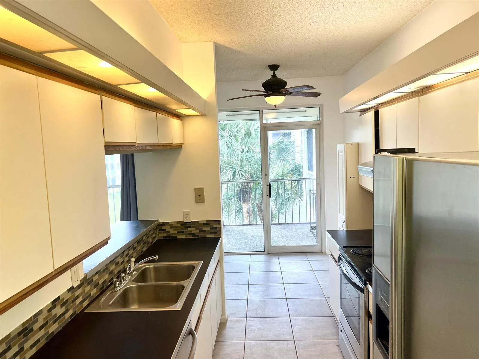 108 Half Moon Circle # B3, Hypoluxo, FL 33462 photo 9