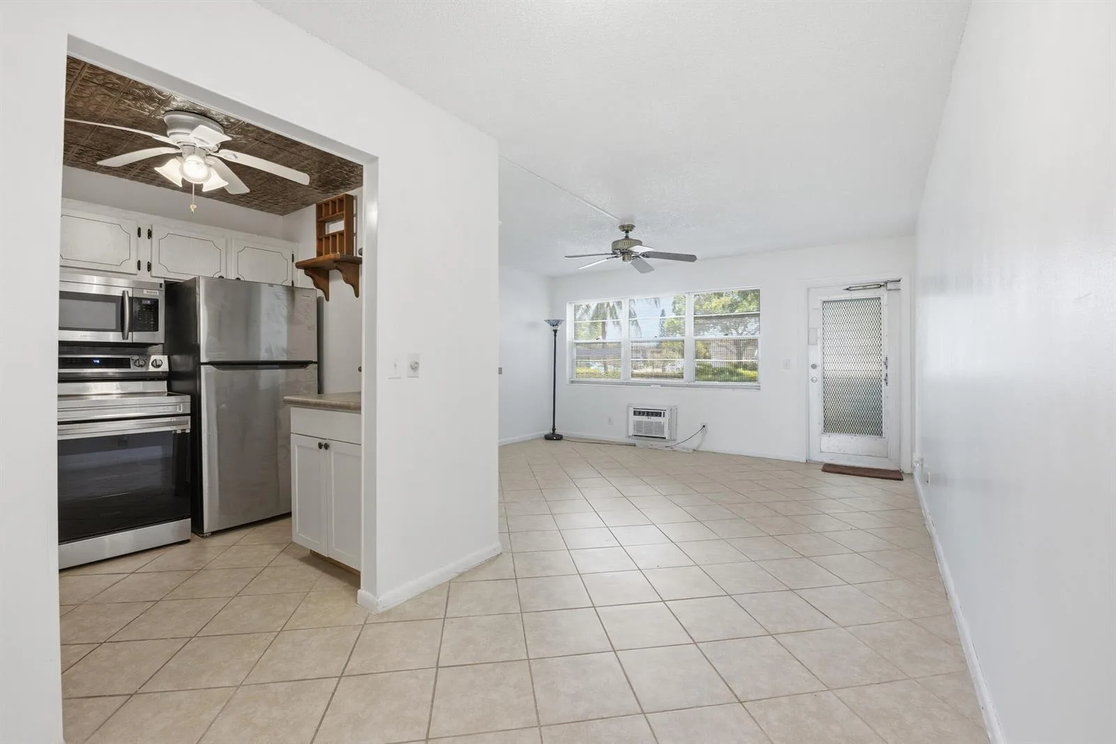 98 E Cambridge E, West Palm Beach, FL 33417 photo 12