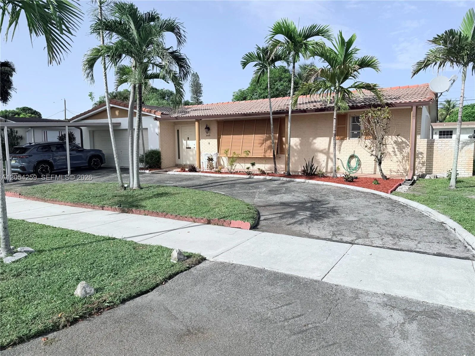 21105 NW Miami Ct, Miami Gardens, FL 33169