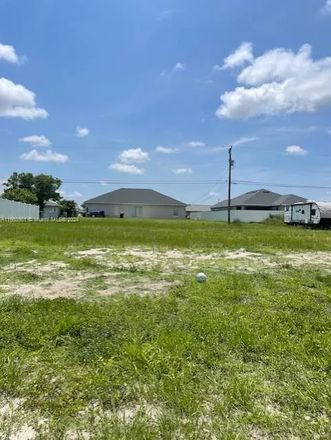 2702 NE 7TH AVE, Cape Coral, FL 33909 photo 3