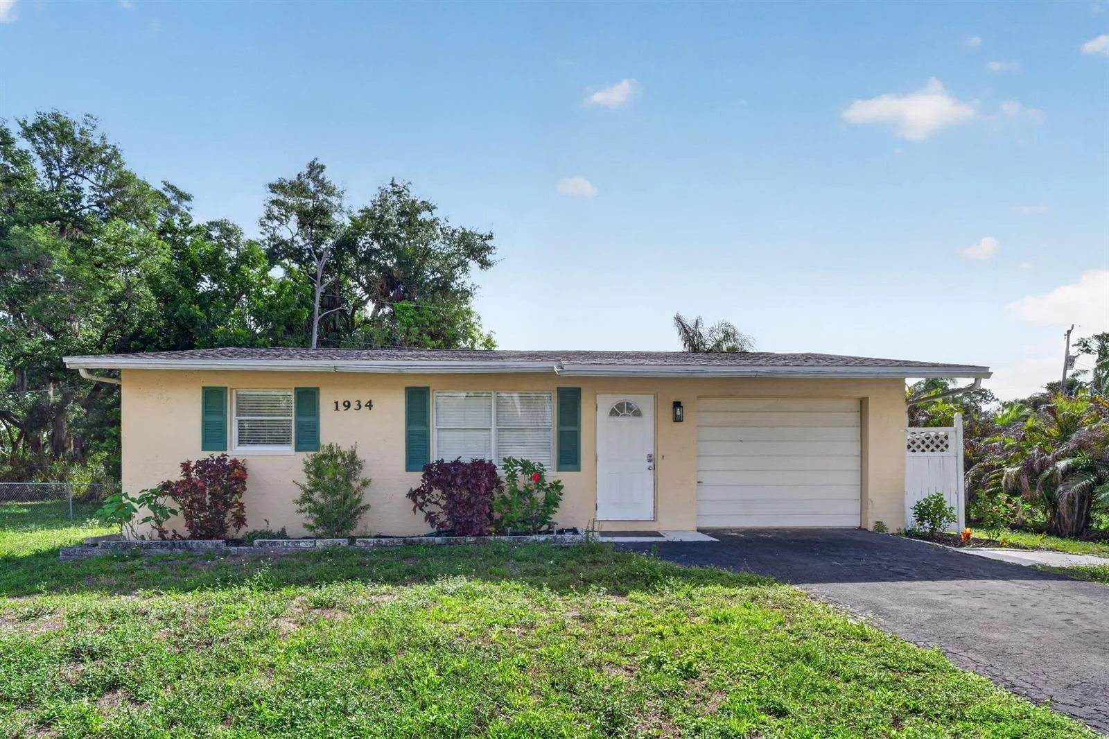 1934 Flamingo Drive, FL 33917 photo 2