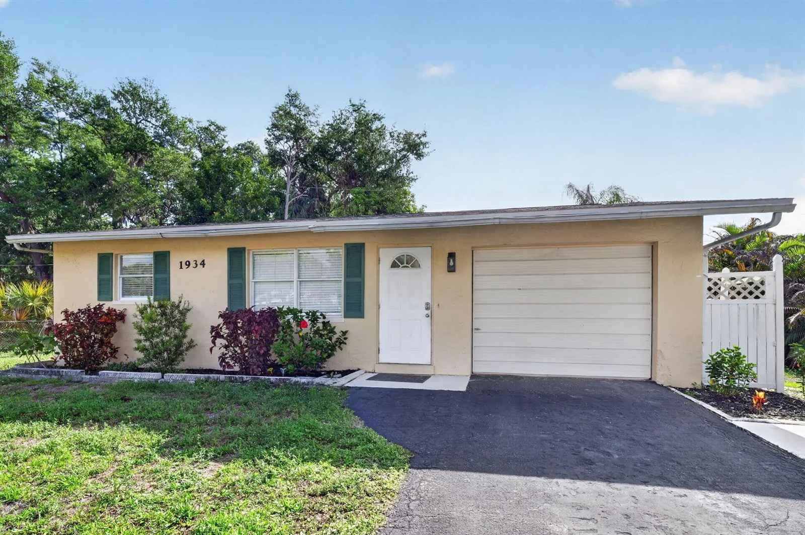 1934 Flamingo Drive, FL 33917 photo 3