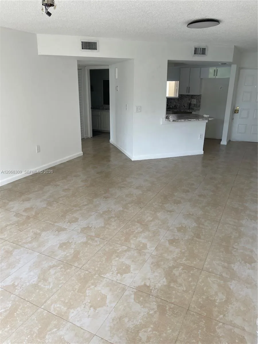 8343 Lake Dr # 402, Doral, FL 33166