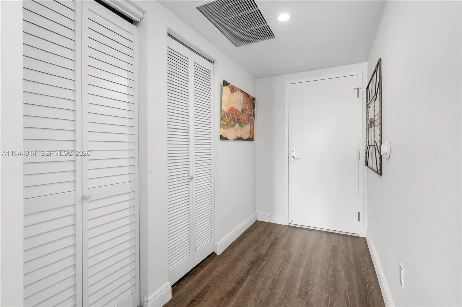 185 SW 7th St # 2702, Miami, FL 33130 photo 3