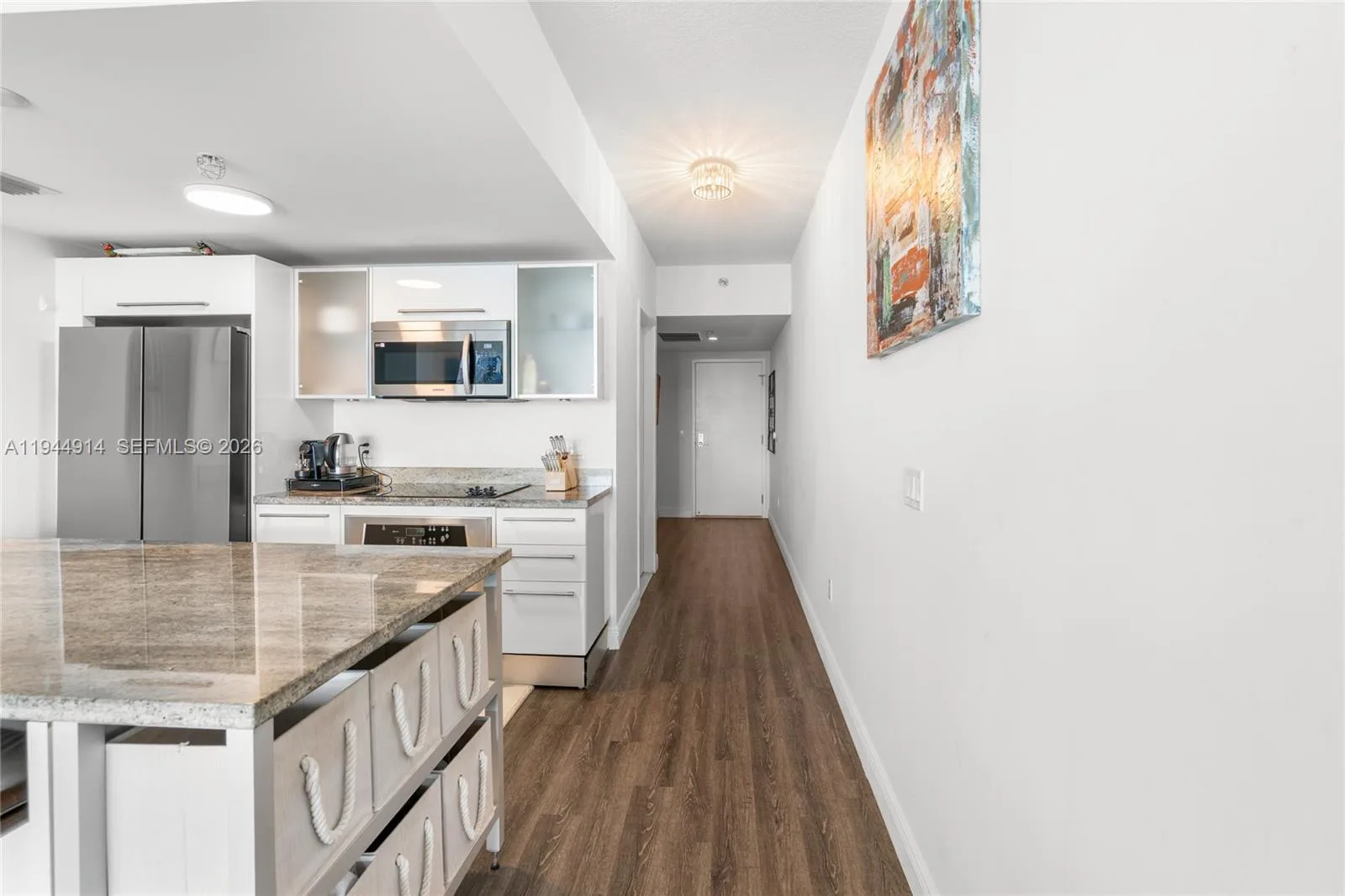 185 SW 7th St # 2702, Miami, FL 33130 photo 4