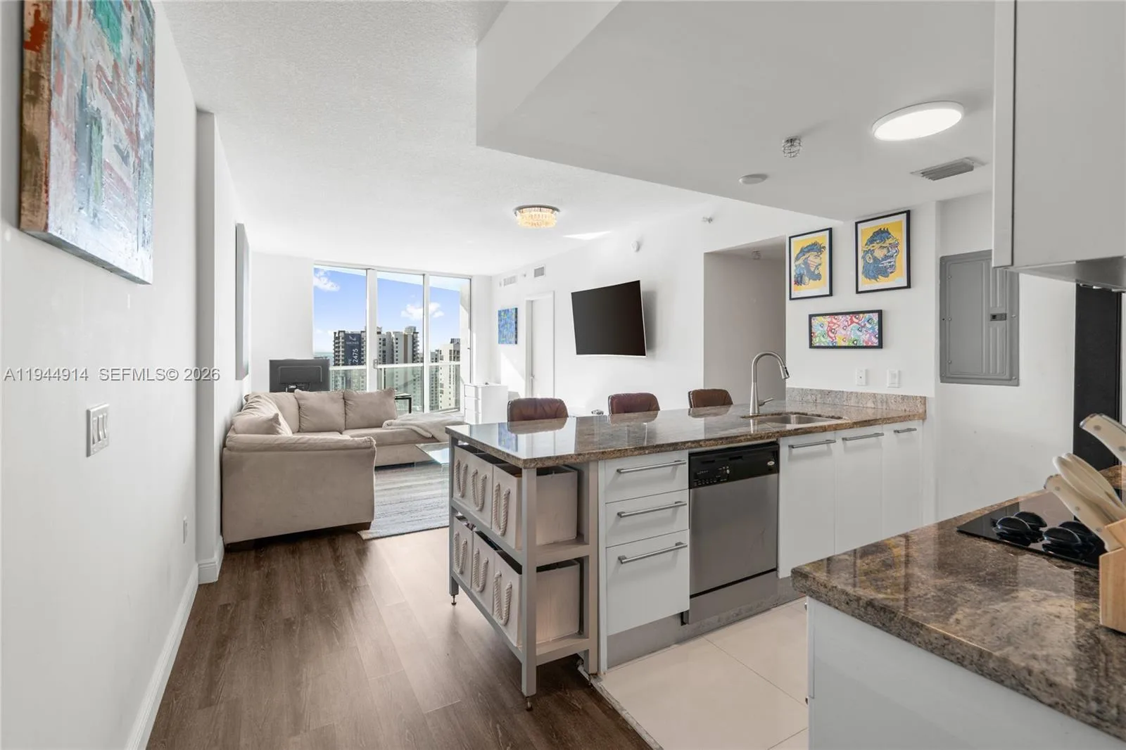 185 SW 7th St # 2702, Miami, FL 33130 photo 6