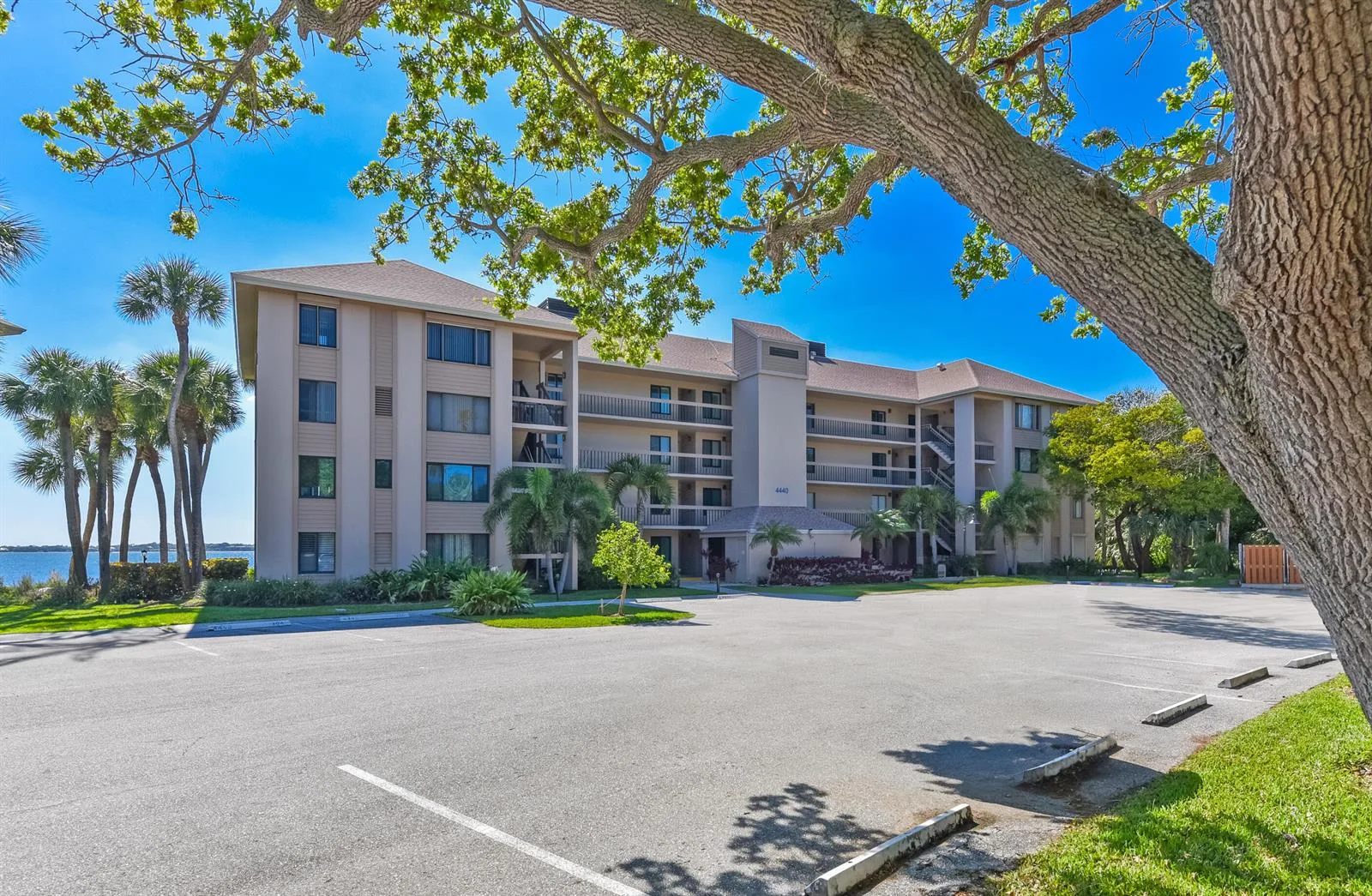 4440 NE Sandpebble Trace # 104, Stuart, FL 34996