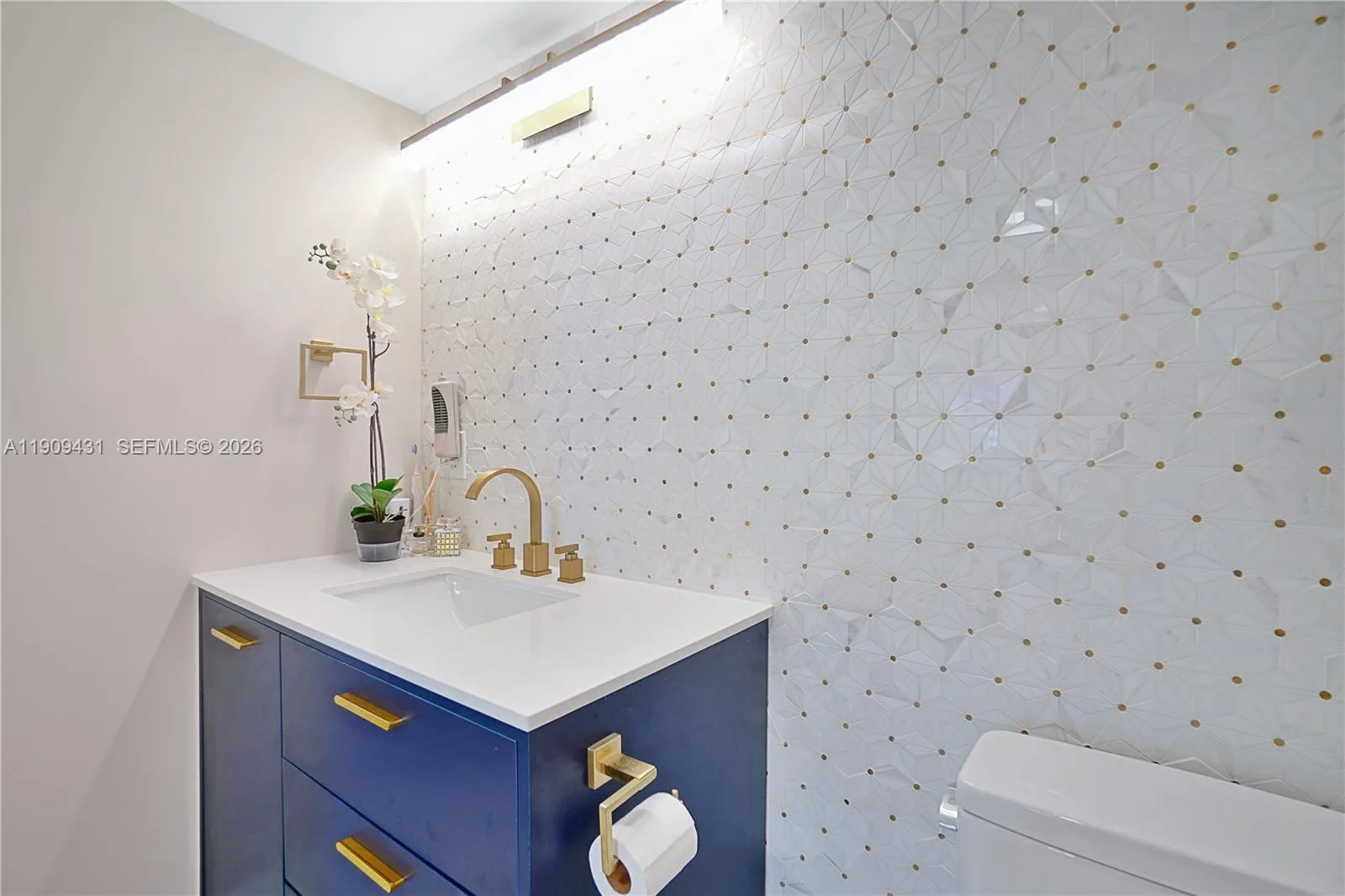 5225 Collins Ave # 1403, Miami Beach, FL 33140 photo 13