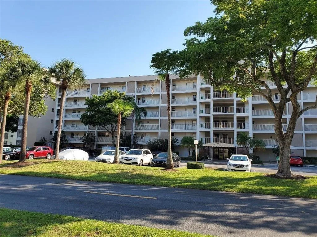 3000 S Course Drive # 505, Pompano Beach, FL 33069