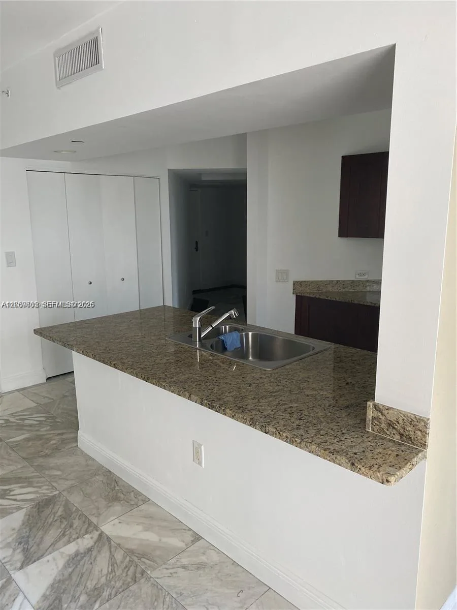 19900 E Country Club Dr # 310, Aventura, FL 33180 photo 5