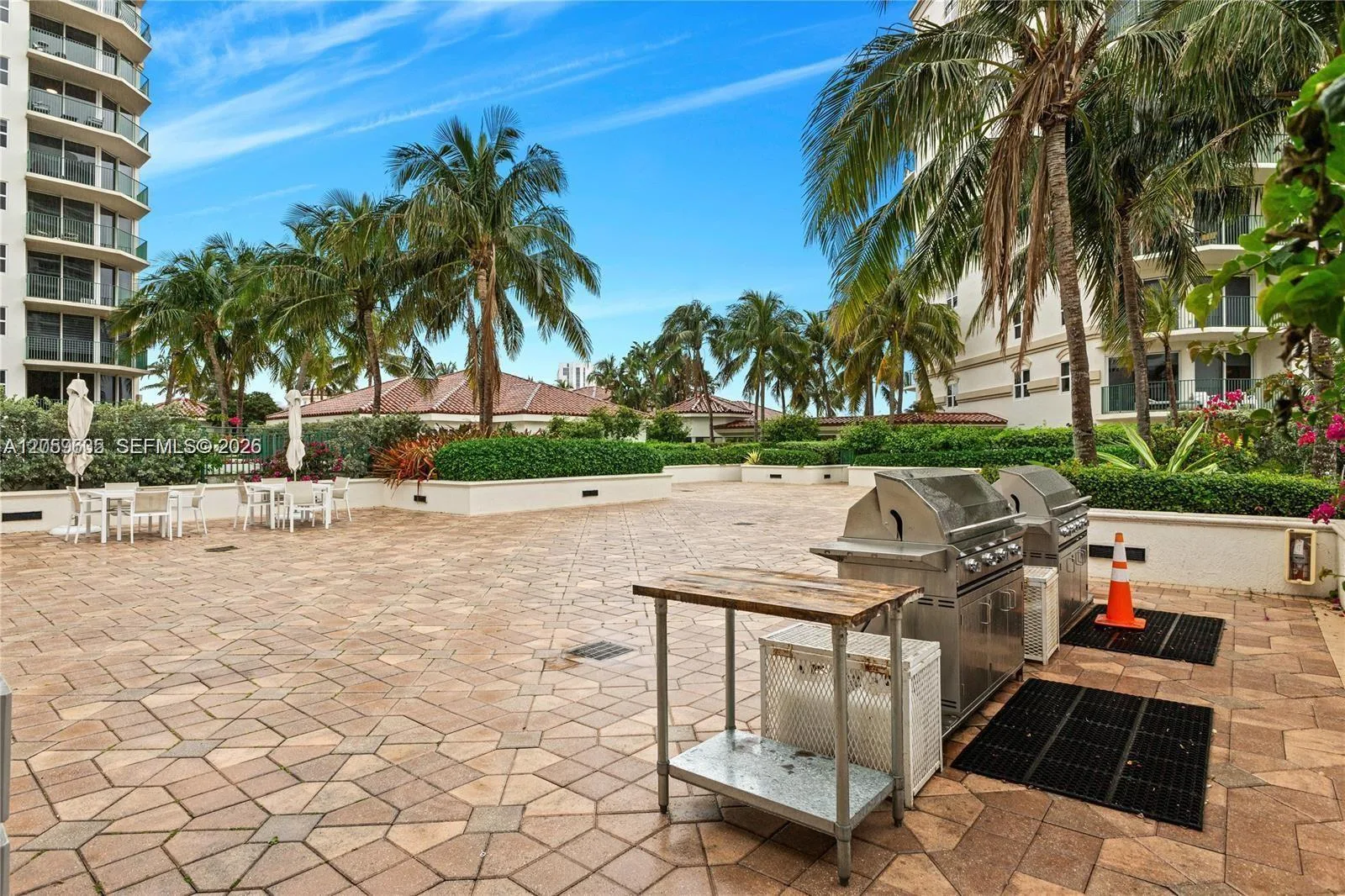 19900 E Country Club Dr # 310, Aventura, FL 33180 photo 9