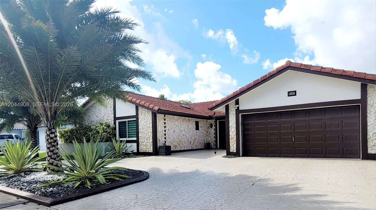 6324 NW 201st Ln, Hialeah, FL 33015 photo 5