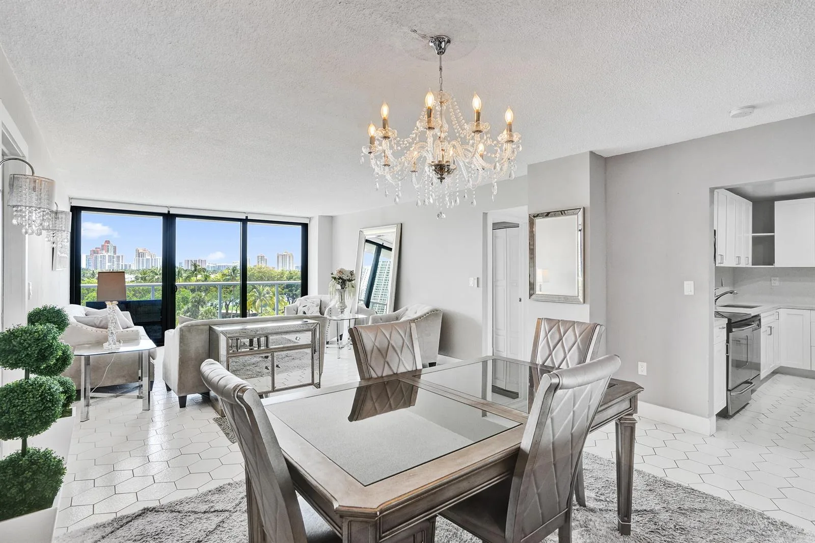3701 N Country Club Drive # 605, Aventura, FL 33180