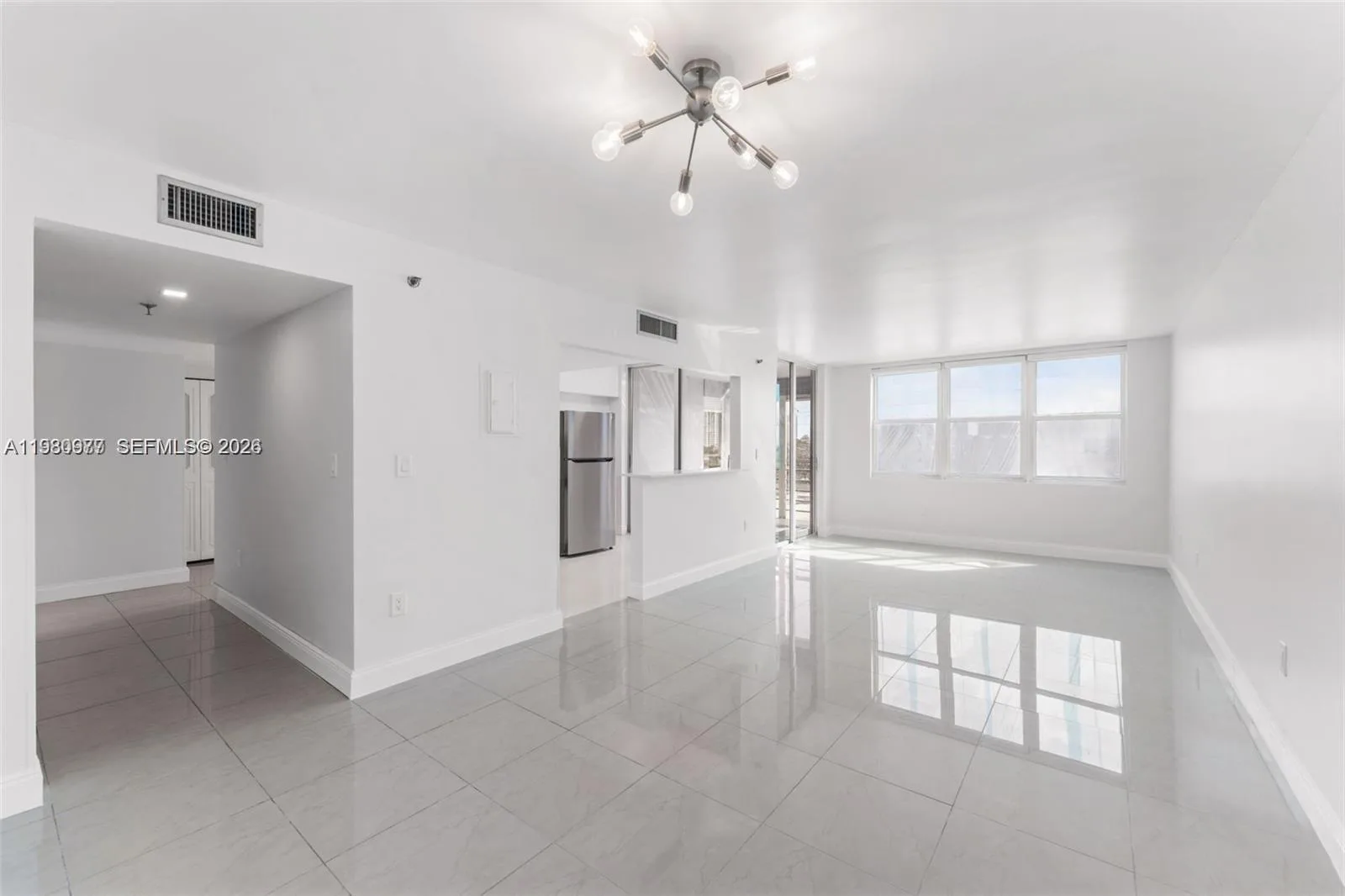 17890 W Dixie Hwy # 501, North Miami Beach, FL 33160 photo 2