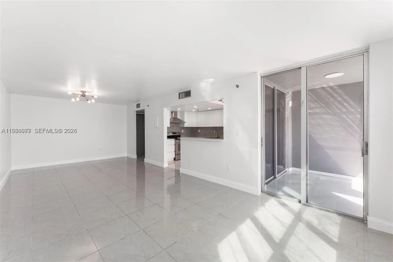17890 W Dixie Hwy # 501, North Miami Beach, FL 33160 photo 3