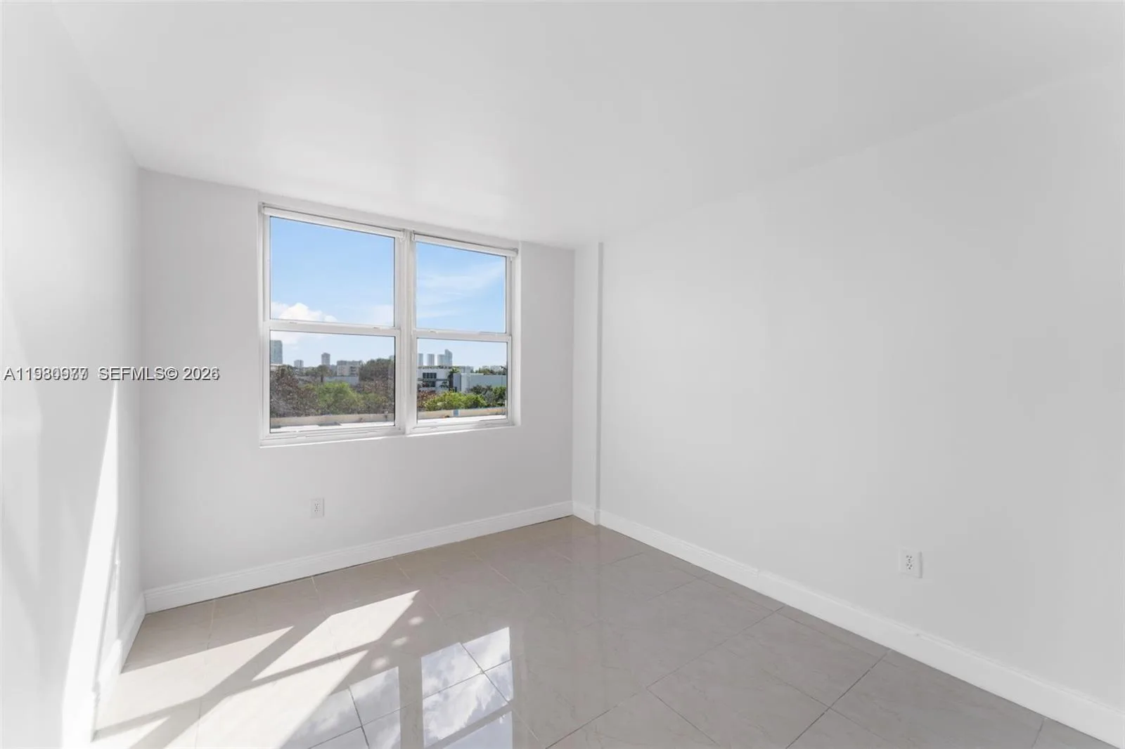 17890 W Dixie Hwy # 501, North Miami Beach, FL 33160 photo 4