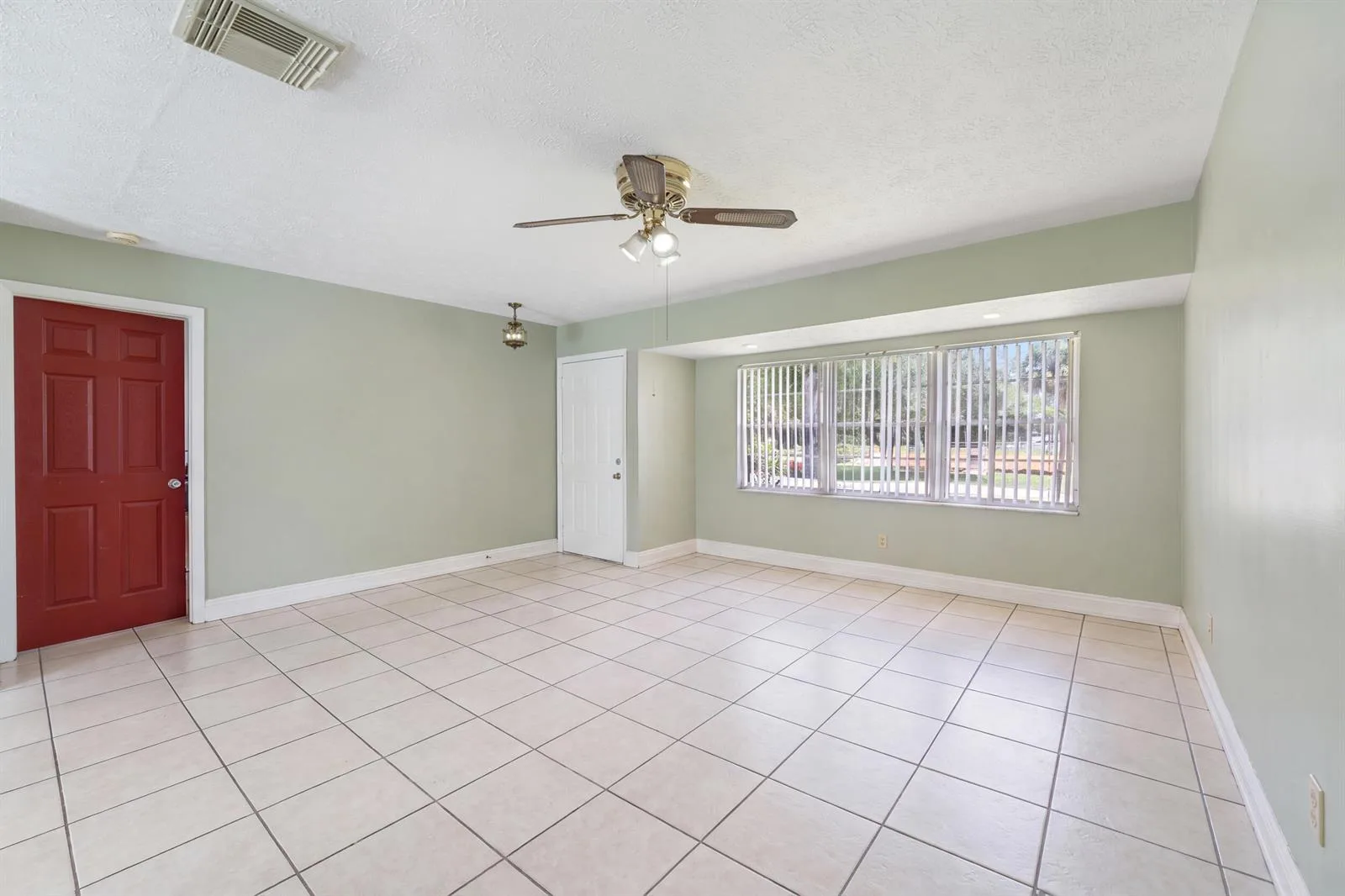 636 SW EYERLY Avenue, Port St. Lucie, FL 34983 photo 4
