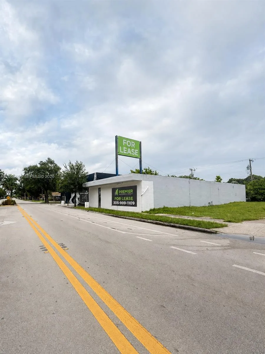 1408 NE 4th Ave, Fort Lauderdale, FL 33304 photo 2