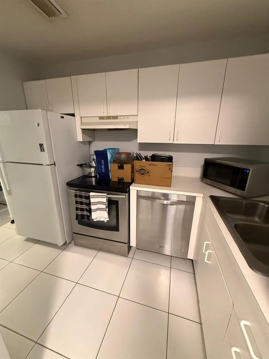 4121 NE 21st Terrace # #3, Lighthouse Point, FL 33064