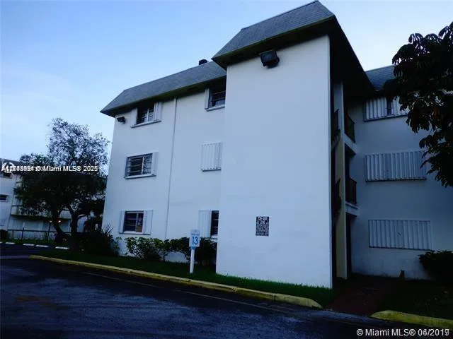 15225 NE 6th Ave # B207, Miami, FL 33162