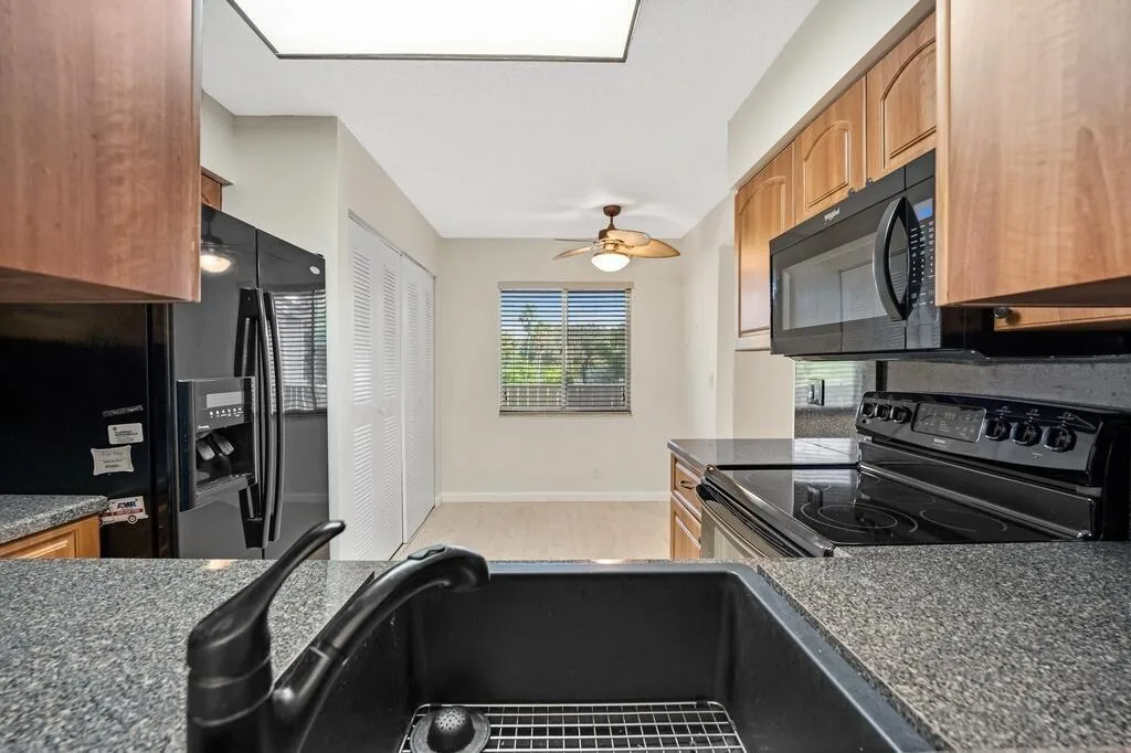 7286 Huntington Lane # 405, Delray Beach, FL 33446 photo 6