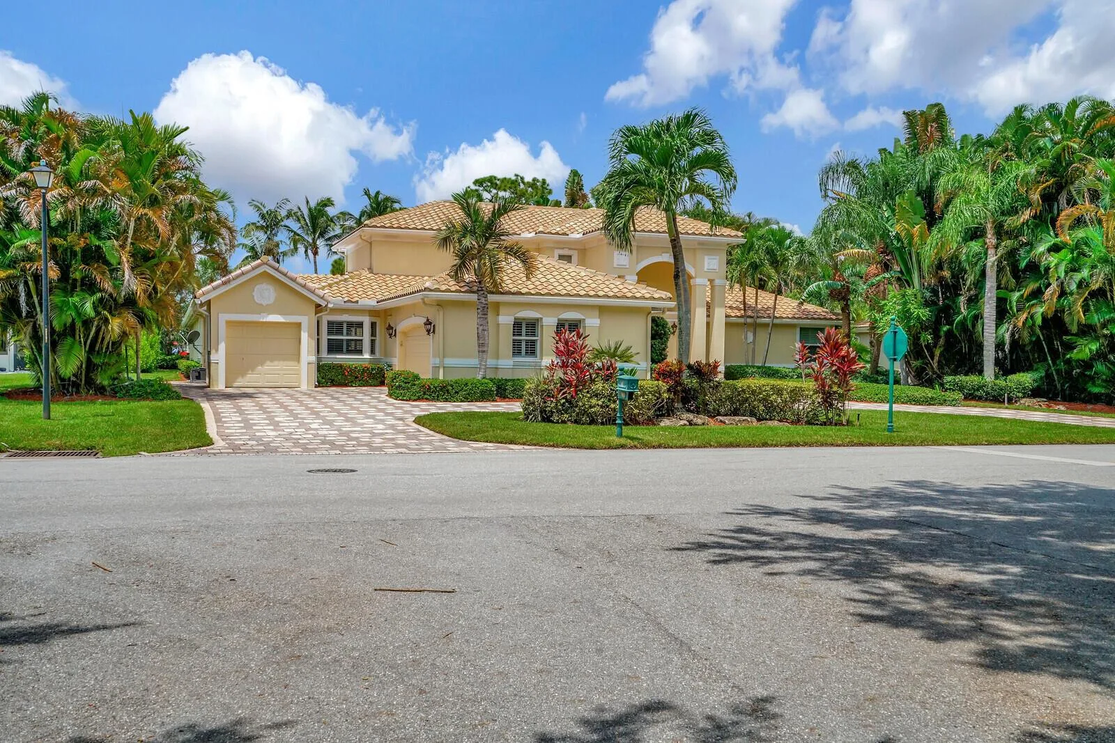 7903 Ironhorse Boulevard, West Palm Beach, FL 33412 photo 2