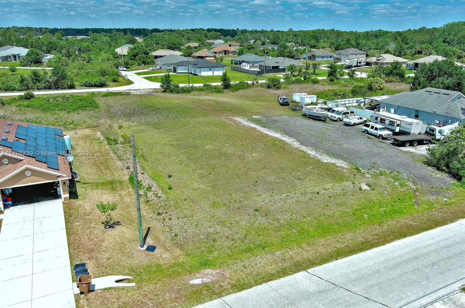 548 WINDERMERE DR, Lehigh Acres, FL 33972 photo 2