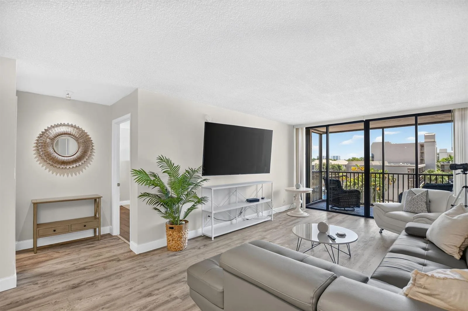 4 Royal Palm Way # 403, Boca Raton, FL 33432