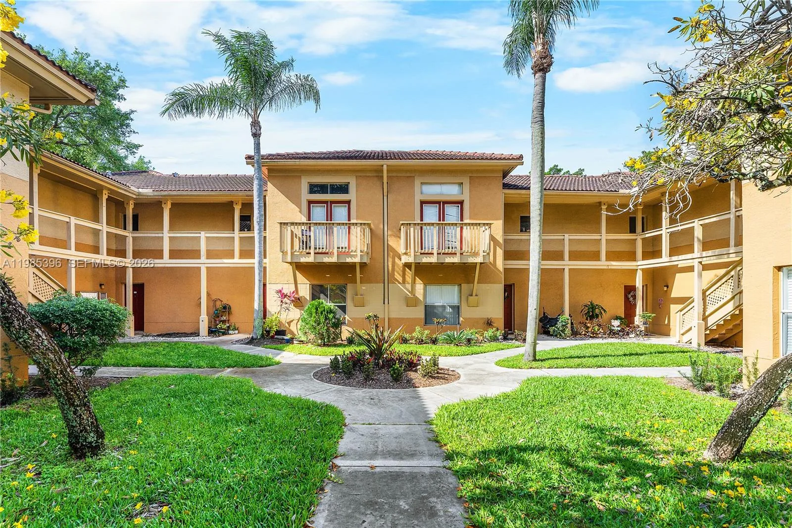 4759 Via Palm Lks # 312, West Palm Beach, FL 33417
