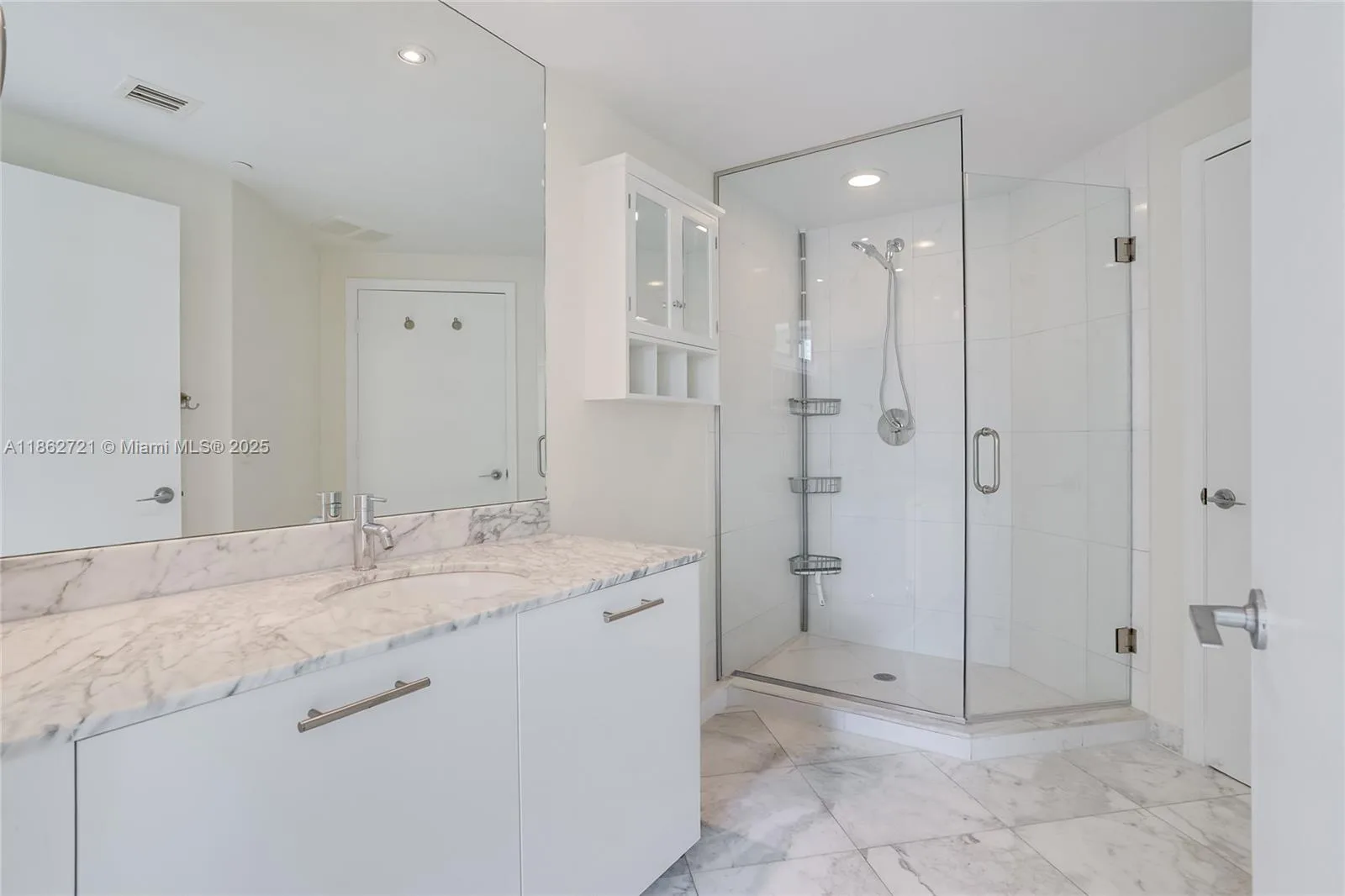 500 Brickell Ave # 2702, Miami, FL 33131 photo 11