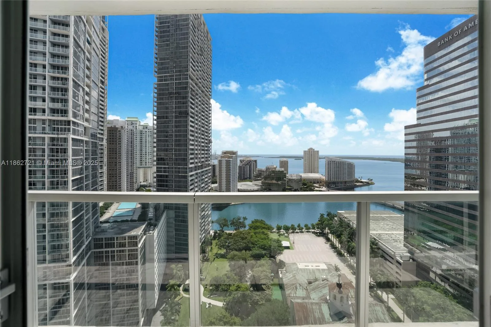 500 Brickell Ave # 2702, Miami, FL 33131 photo 2