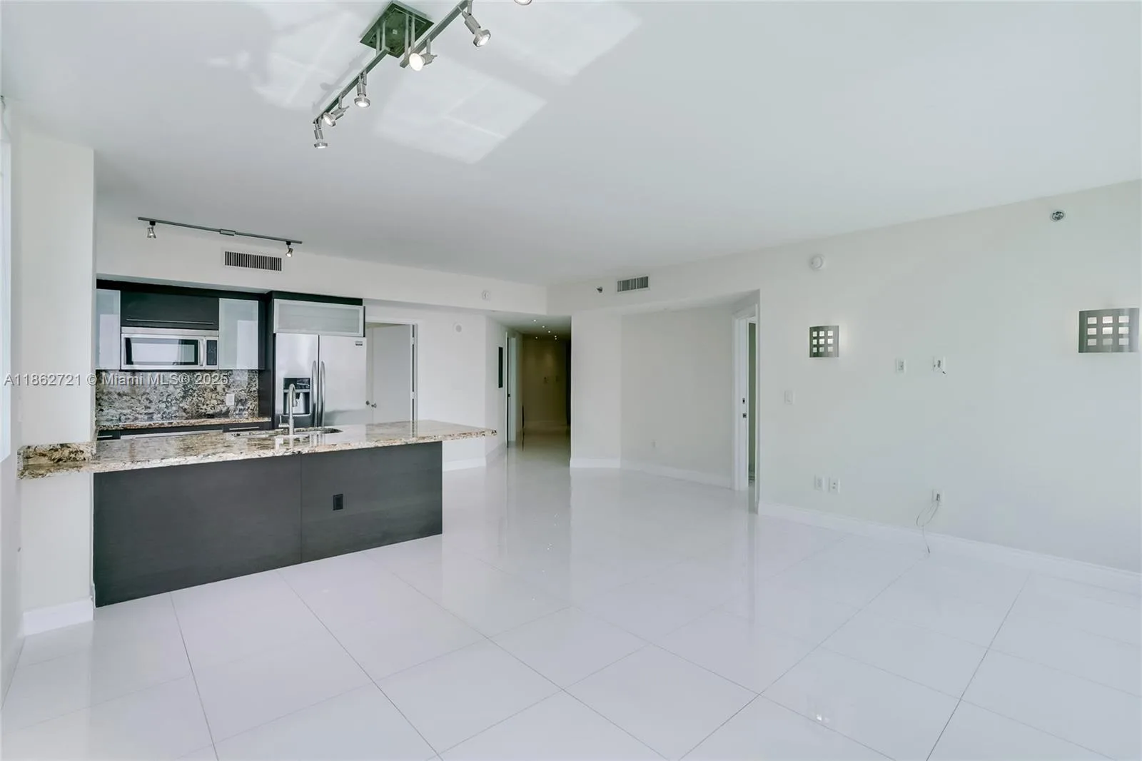 500 Brickell Ave # 2702, Miami, FL 33131 photo 5