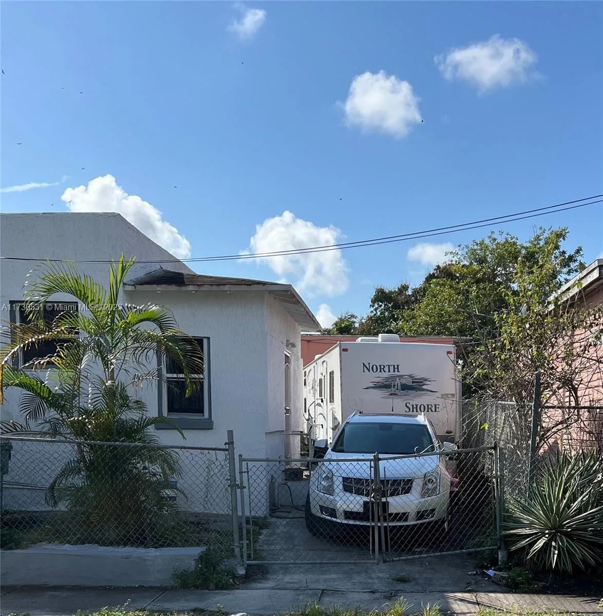 6730 NE MIAMI PL, Miami, FL 33138 photo 5