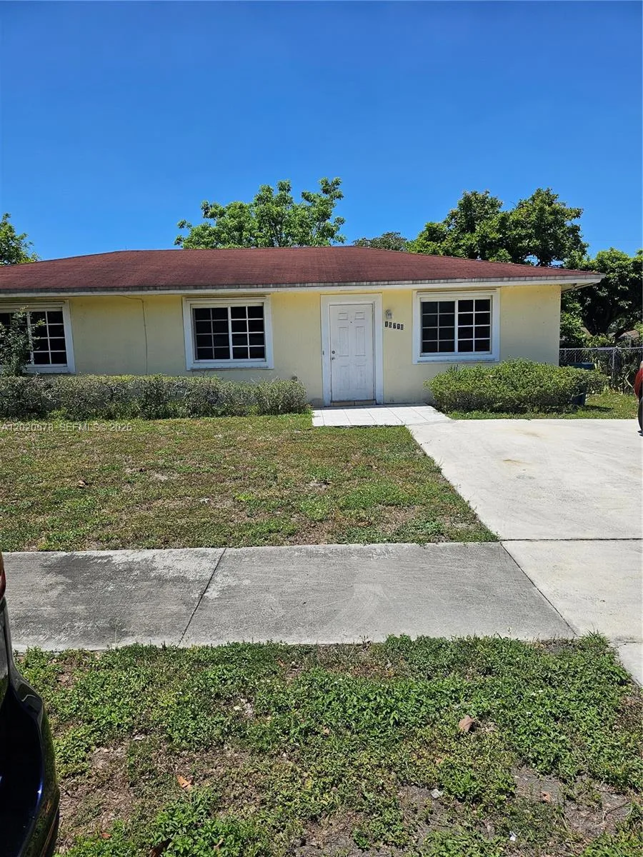 15700 NW 37th Pl, Miami Gardens, FL 33054