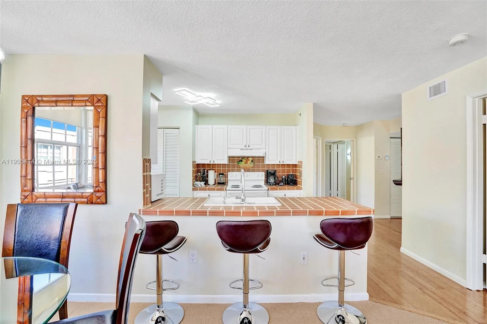 19877 E Country Club Dr # 3607, Aventura, FL 33180 photo 2